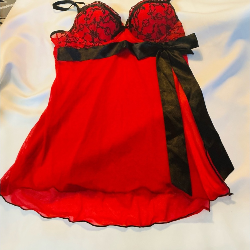 Red Lace-Accent Babydoll Nightdress with Black Bow